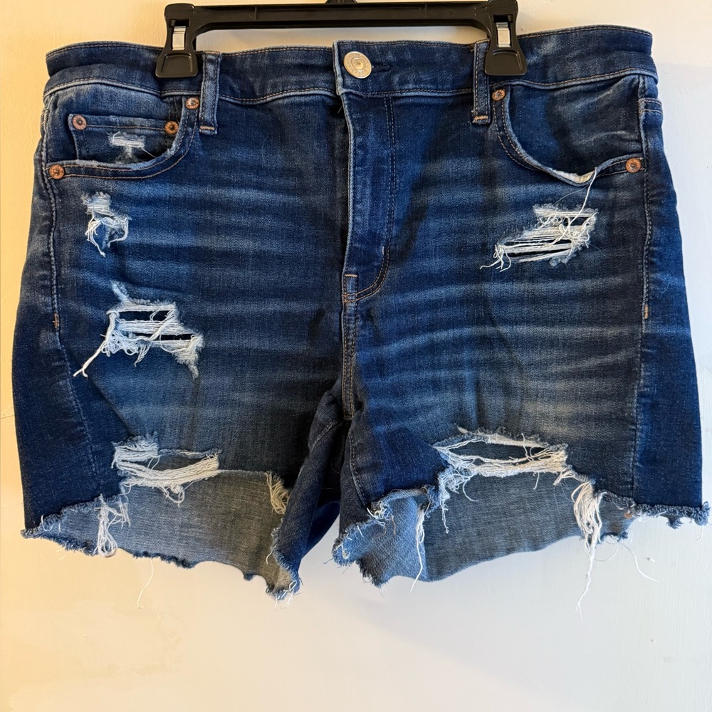 Women’s size 14 American Eagle Distressed Denim Shorts